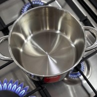 MARMITE AVEC COUVERCLE EN INOX LACOR 20 CM