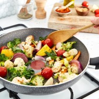 POÊLE WOK ANTIADHÉSIF MINERALIA 28 CM - TEFAL Cook Natural