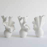 VASE DÉCORATIF SCULPTURAL BLANC 24 CM